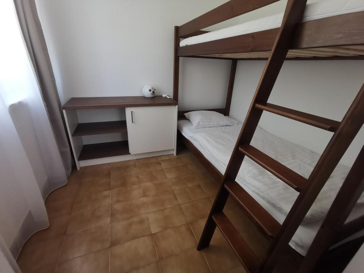 Hotel Laguna Gardony Bagian luar foto